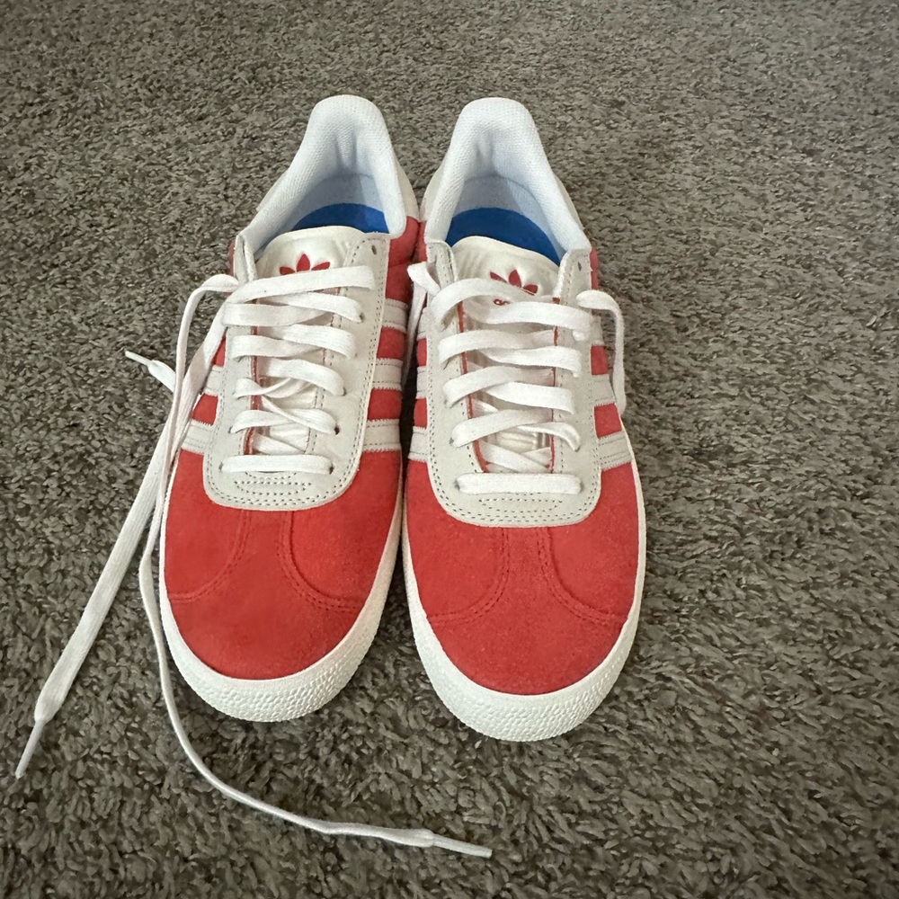 Adidas - Picture 2 of 3